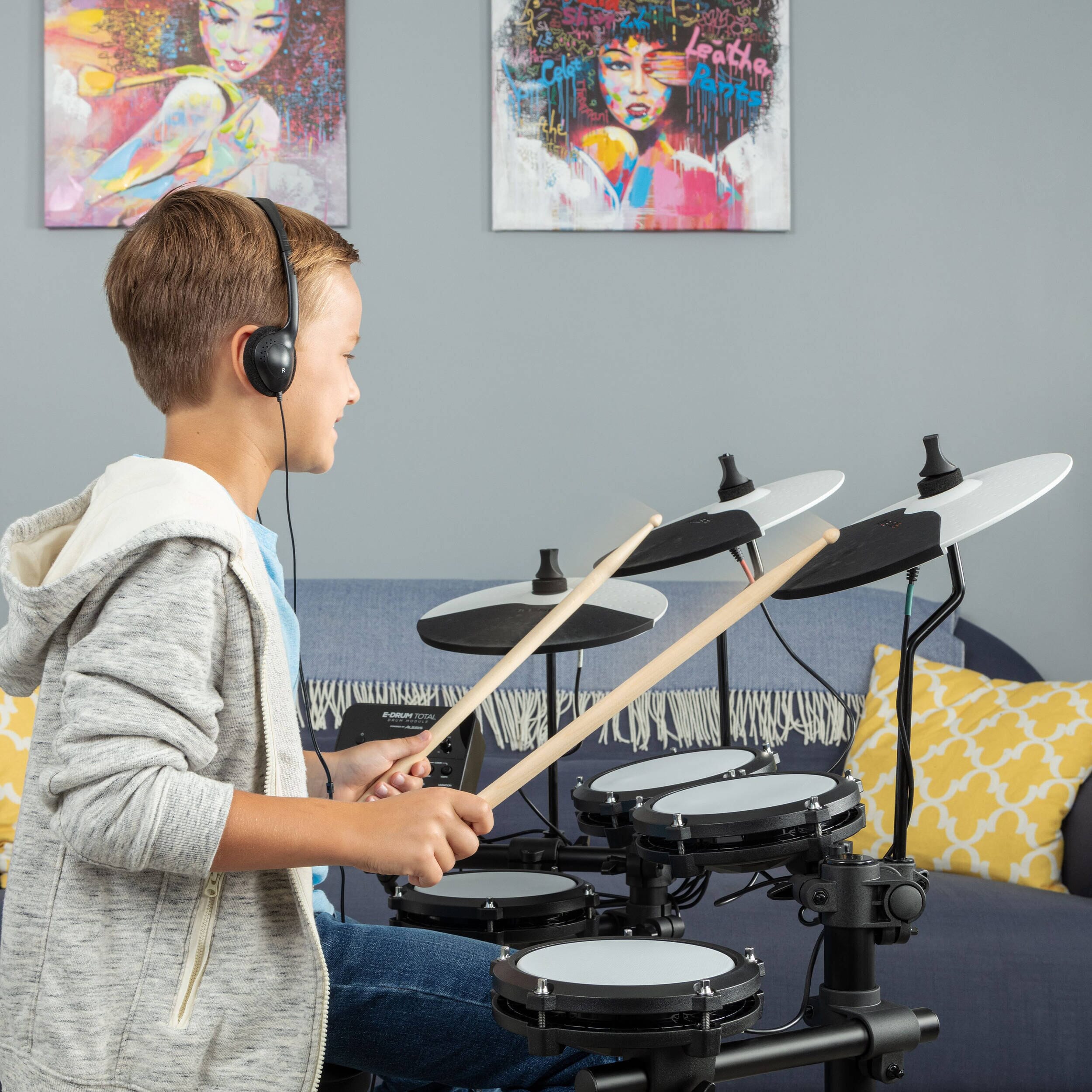 Alesis E-Drum Total Batería Electrónica (Incluye Sillín, Audífonos y Baquetas) Baterías Electrónicas Alesis