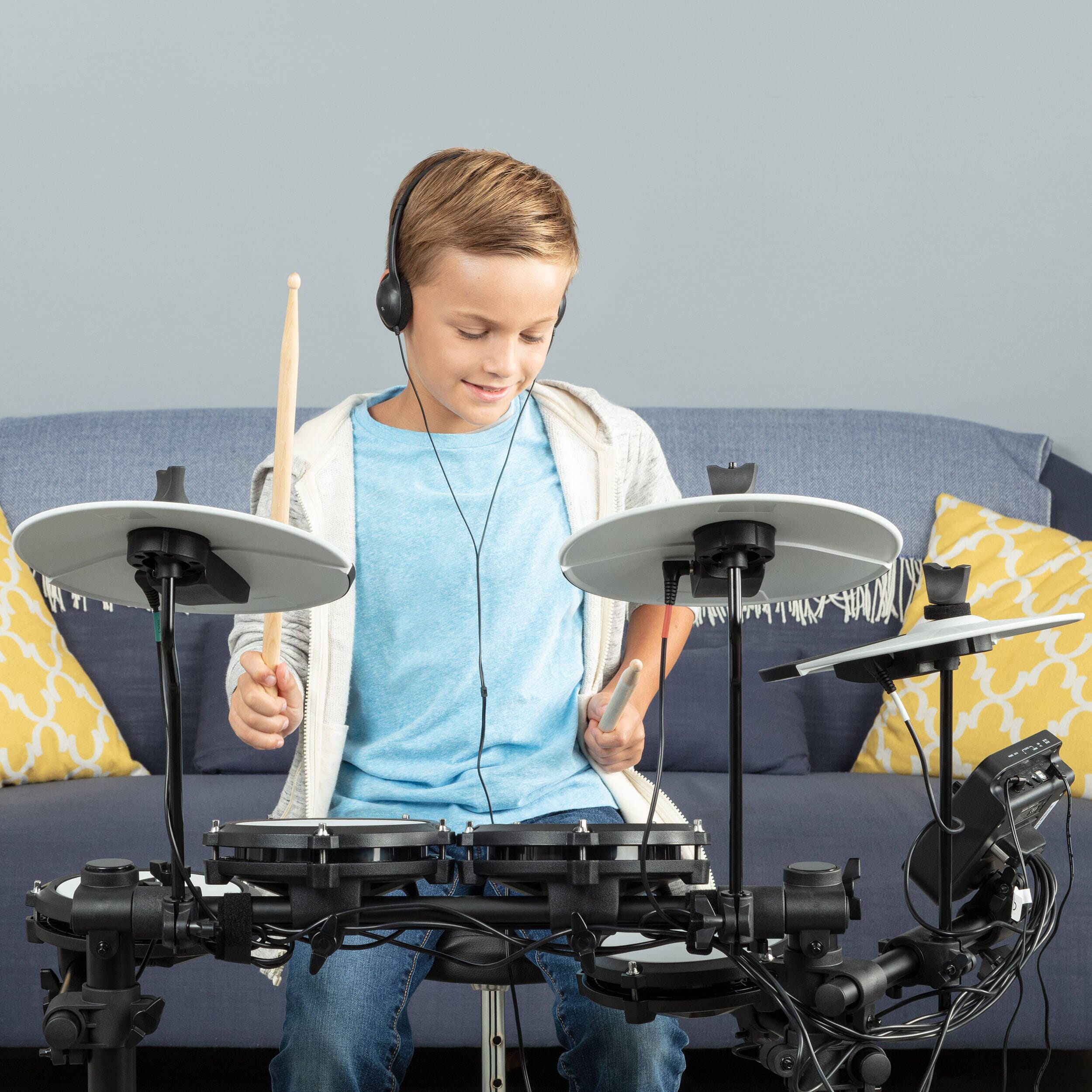 Alesis E-Drum Total Batería Electrónica (Incluye Sillín, Audífonos y Baquetas) Baterías Electrónicas Alesis