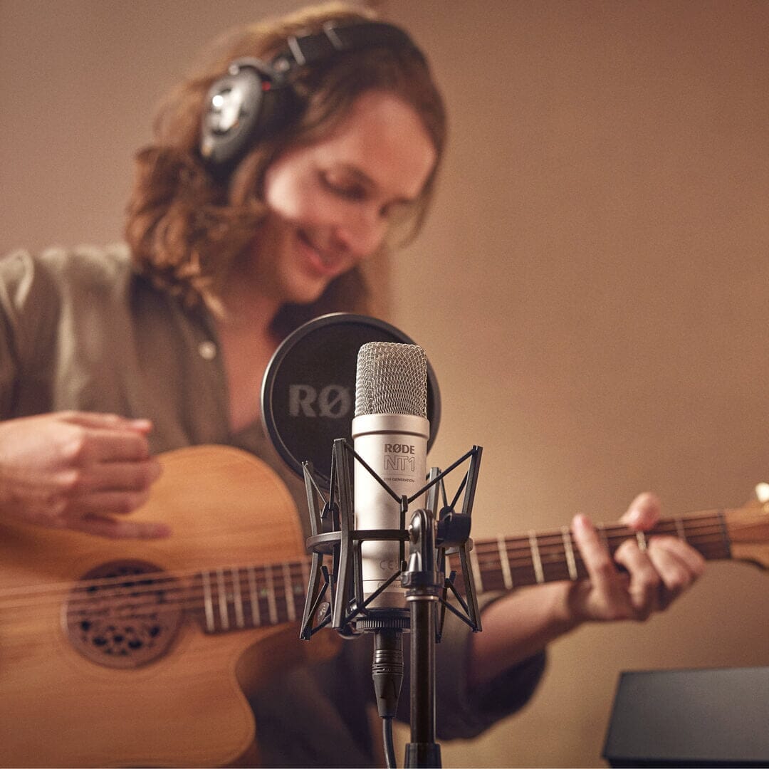 RODE NT1 5th Generation Micrófono Condensador XLR/USB (Black) Micrófonos de Condensador RODE