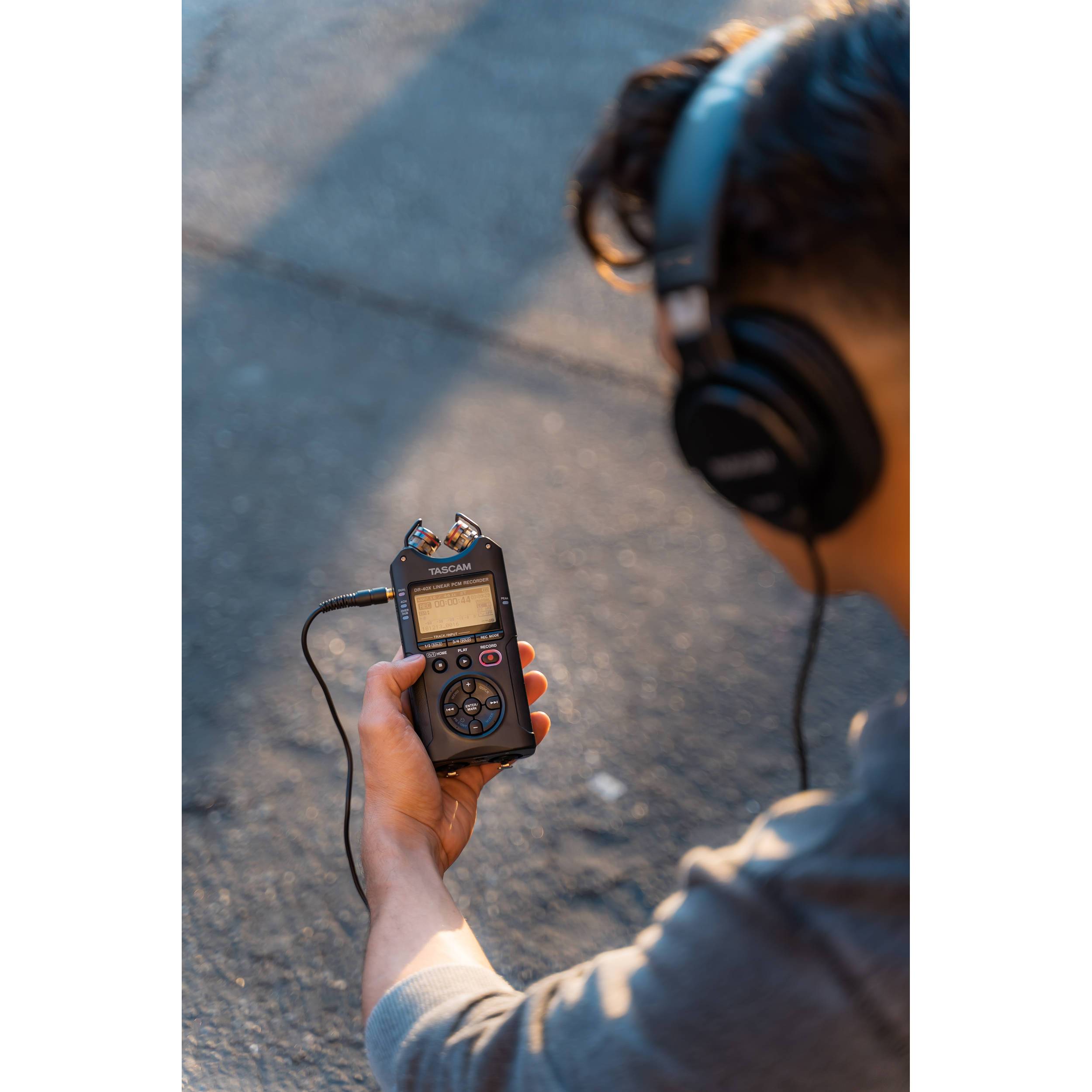 Tascam DR-40X Grabador Portátil de 4 Canales e Interfaz de Audio USB Grabadoras Portátiles TASCAM