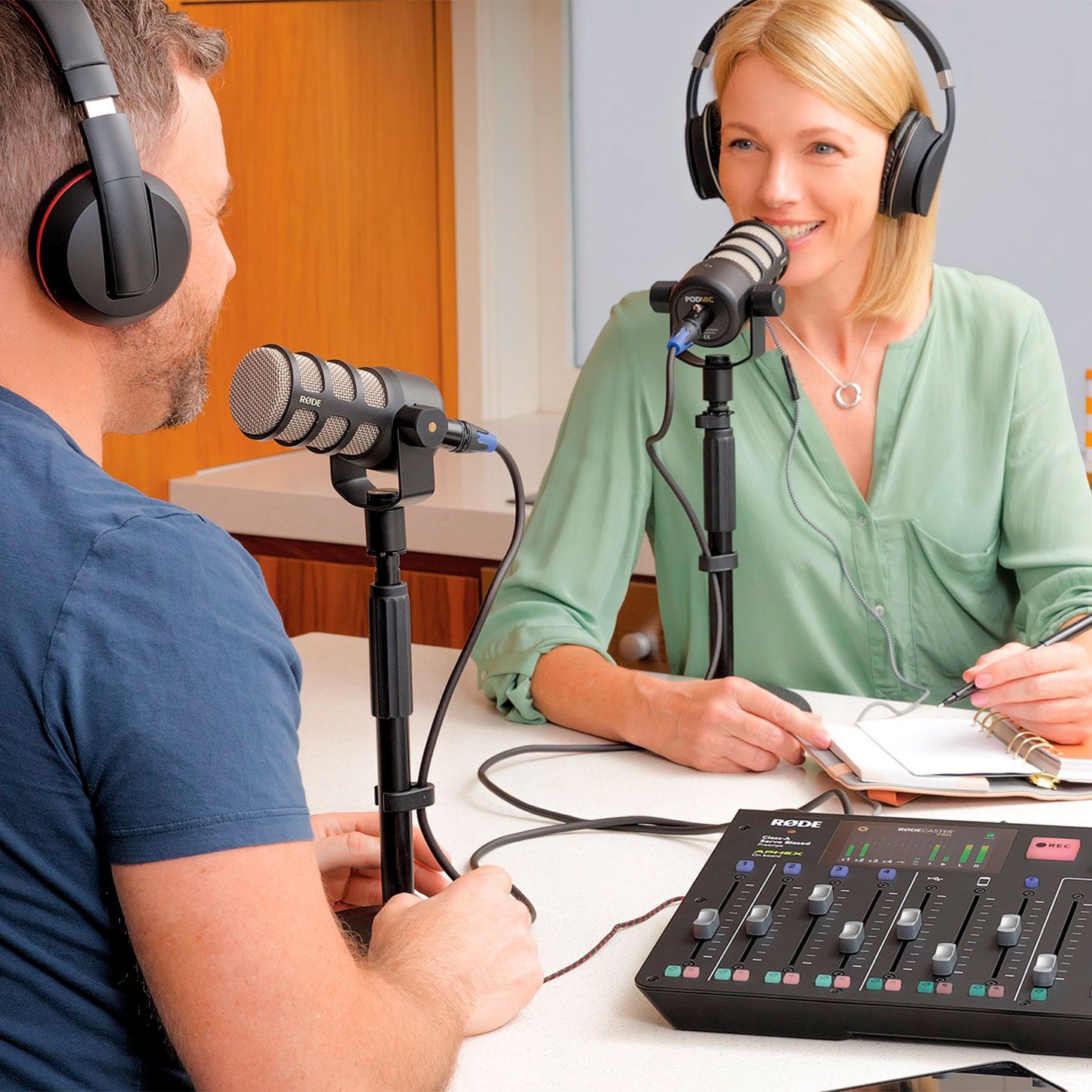 Rode PodMic Micrófono Dinámico para Podcast RODE 