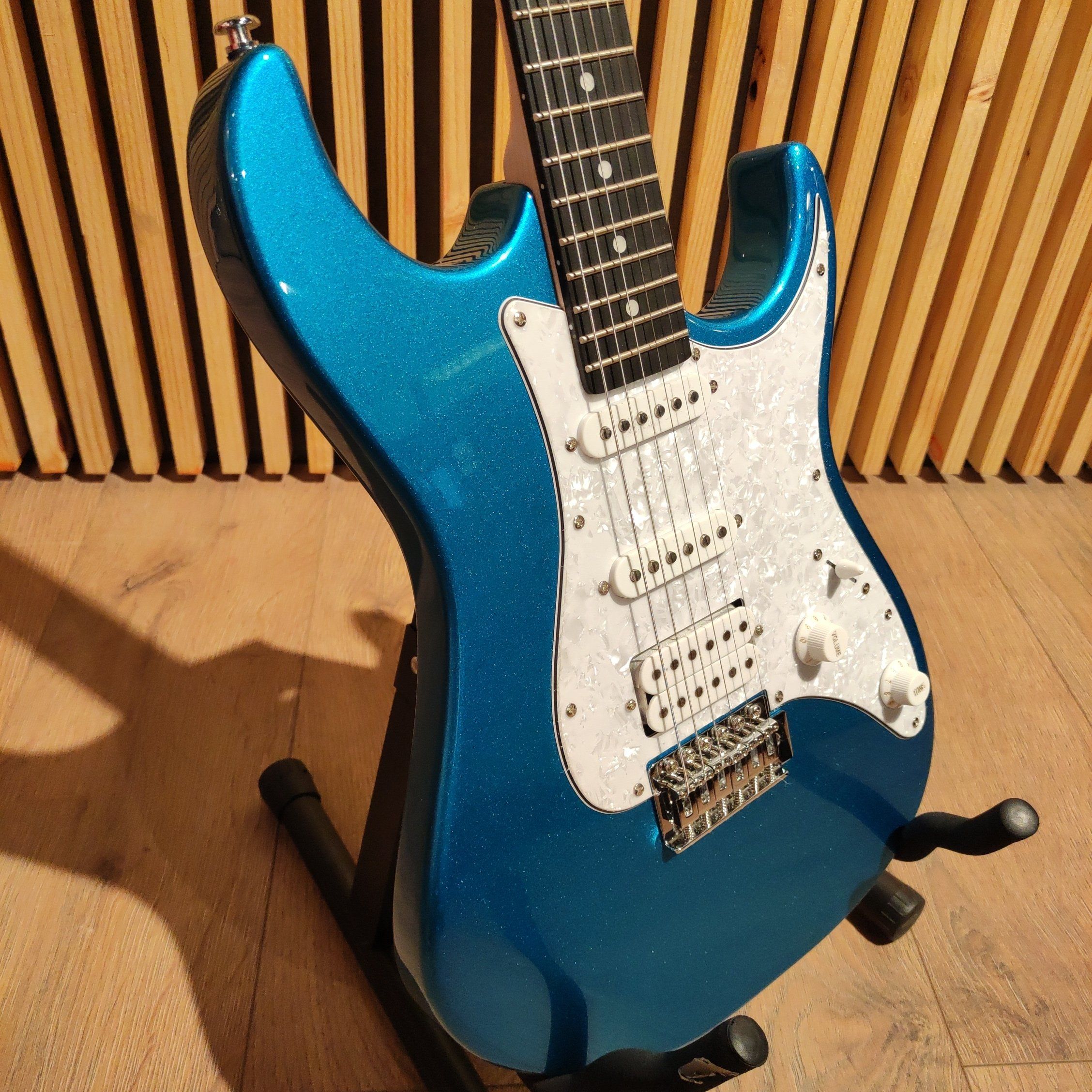 Tagima TG-520 Metallic Blue D/PW Guitarra Eléctrica Guitarras Eléctricas Tagima 
